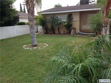 space in front to enclose for more outdoor living space