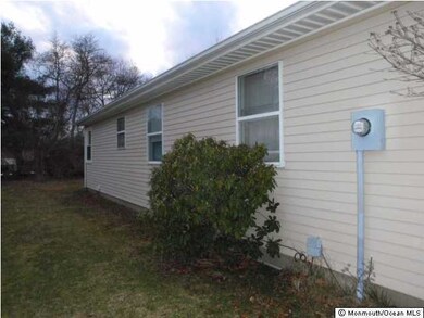 24 Davenport Rd W, Toms River, NJ 08757 - photo 2