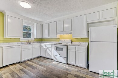 2217 E 37th St, Savannah, GA 31404 - photo 2