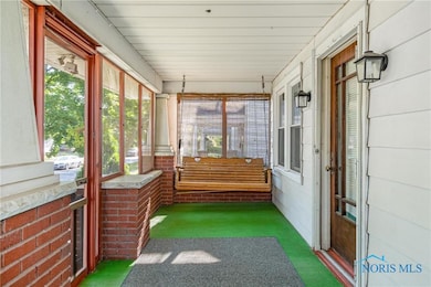 2323 Georgetown Ave, Toledo, OH 43613 - photo 4