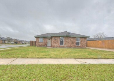 2764 Bayou Lours Ct, Marrero, LA 70072 - photo 2