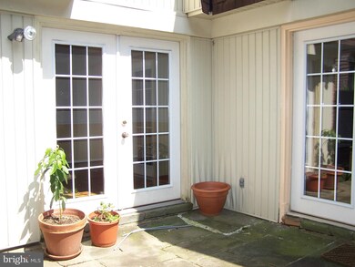 21 Wellesley Cir, Glen Echo, MD 20812 - photo 7