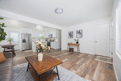 2745 Berrell Av-04