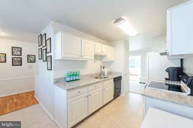 5375 View Point Ct, Sykesville, MD 21784 - photo 4