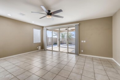 4-660169871-05 Living Room