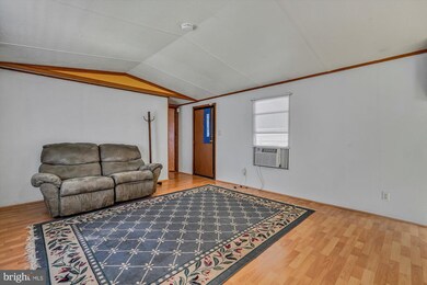 1118 Broadway Ave, Reading, PA 19606 - photo 5