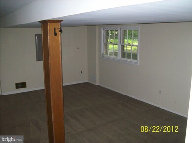 9107 Santayana Dr, Fairfax, VA 22031 - photo 6