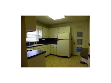Kitchen & Entry to breezeway