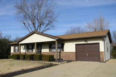 305 Walter St, Farmington, MO 63640 - photo 2