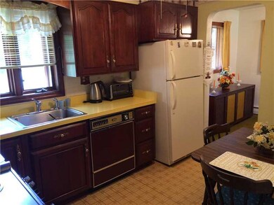 Kitchen. Eat -in  Kitchen for your entertaining