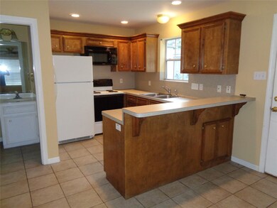 420 -1 Foster St unit 1, Tomball, TX 77375 - photo 4