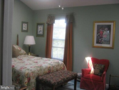 14318 Beaker Ct, Burtonsville, MD 20866 - photo 3