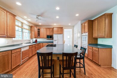 302 Broad Creek Dr, Annapolis, MD 21401 - photo 4