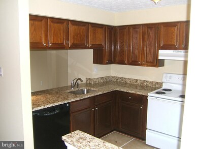 19462 Zinnia Cir, Germantown, MD 20876 - photo 4