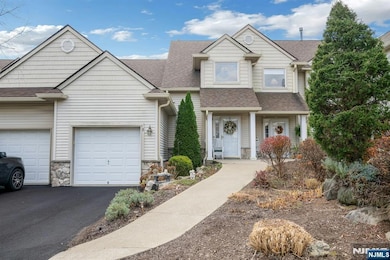 8 Caleb Ct unit 904, Hamburg, NJ 07419 - photo 4