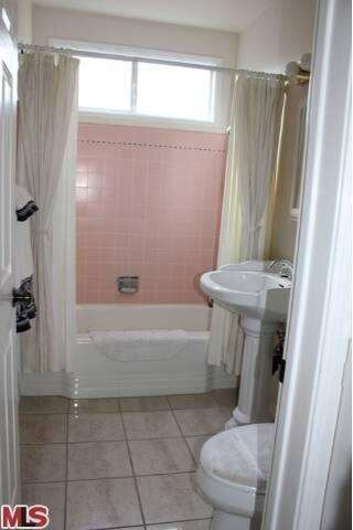 22101 Buena Ventura St, Woodland Hills, CA 91364 - photo 7