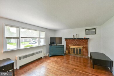 307 Heston Ave, Norristown, PA 19403 - photo 5