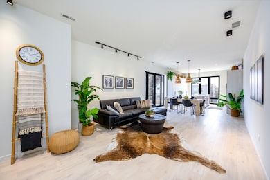 2135 W Cermak Rd unit 2S, Chicago, IL 60608 - photo 2