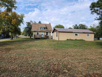 911 7th St, Springfield, SD 57062 - photo 5