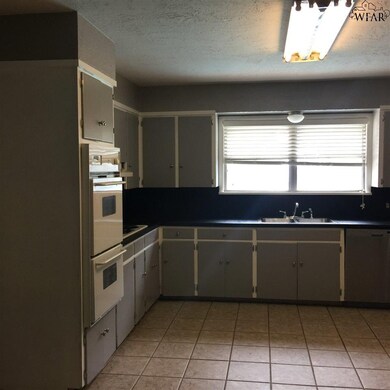 3901 Southmoor Ln, Wichita Falls, TX 76302 - photo 7