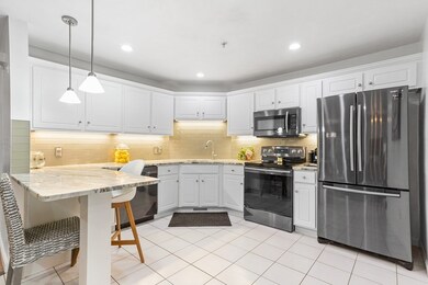 323 Regency Ln, Abington, MA 02351 - photo 3