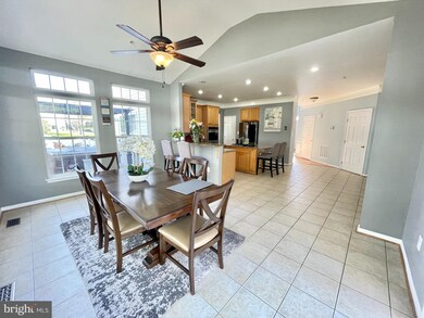 7202 Exbury Ct, Laurel, MD 20707 - photo 4