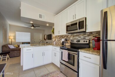 007_Kitchen To Living Room