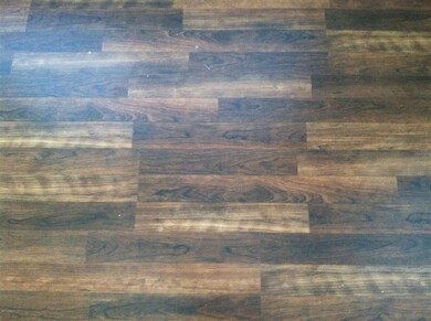 LAMINATE FLOORS IN KITCHEN AND DINING