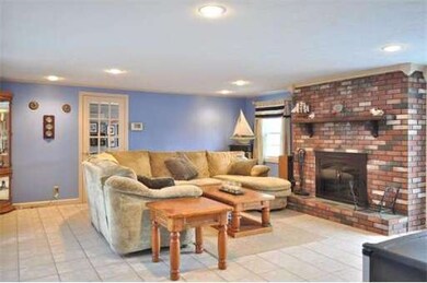 130 Lowell Rd, Salem, NH 03079 - photo 4