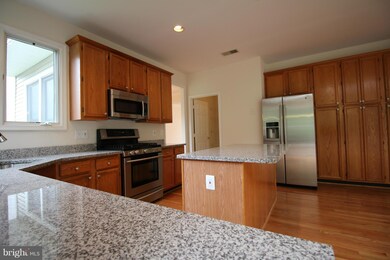 8918 Mountain Ash Dr, Springfield, VA 22153 - photo 7