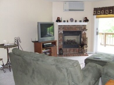 13-3 White Oak Ln unit 3, Lincoln, NH 03251 - photo 4