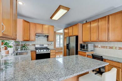 98 El Camino Ct, Holmdel, NJ 07733 - photo 7