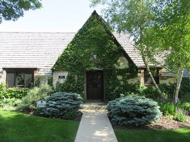 2021 W Charles - Front Entry