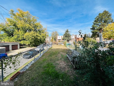 326 Fountain St, Philadelphia, PA 19128 - photo 3