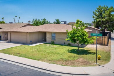 Private Corner Lot