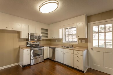 1729 E Rebel Road-10