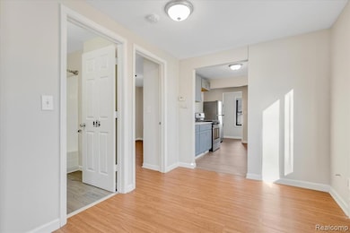 60 W Harry Ave, Hazel Park, MI 48030 - photo 5