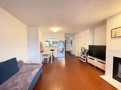 Thomas Graves Landing unit PH3, Cambridge, MA 02141 - photo 4