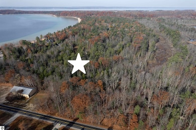 2905 Neahtawanta Rd, Peninsula Township, MI 49686 - photo 4