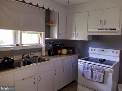 1229 Olive St, Coatesville, PA 19320 - photo 5