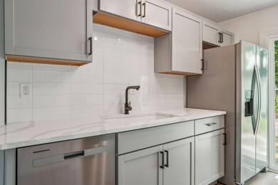 11-web-or-mls-3436-e-deshler-ave