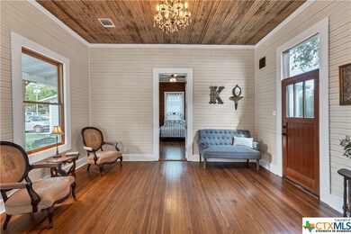 823 E Cedar St, Seguin, TX 78155 - photo 7