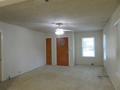 725 W Bullock St, Denison, TX 75020 - photo 7