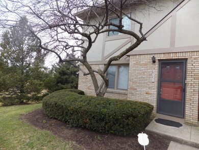 1938 Rockdale Dr unit 53, Columbus, OH 43229 - photo 2