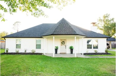 199 E Weber Cir, Lake Charles, LA 70611 - photo 2