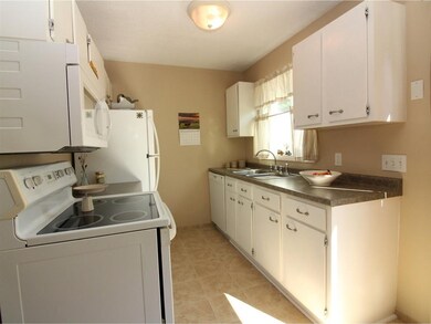 B3 Grandview Dr, South Burlington, VT 05403 - photo 6