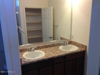 Dual sinks at Master bath
