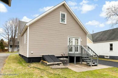 449 Taurus Rd in Niskayuna!
