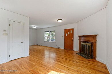 21-web-or-mls-18-kakely-st