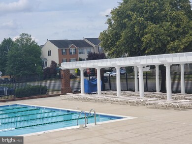 25272 Riffleford Square unit 201, Chantilly, VA 20152 - photo 3